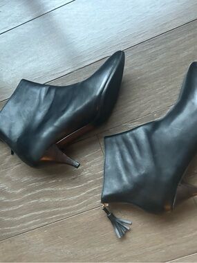 Brooks Brothers Brown Leather Pointed Ankle Booties with Tassel Zip